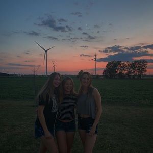 Meet your Posher, Chloe